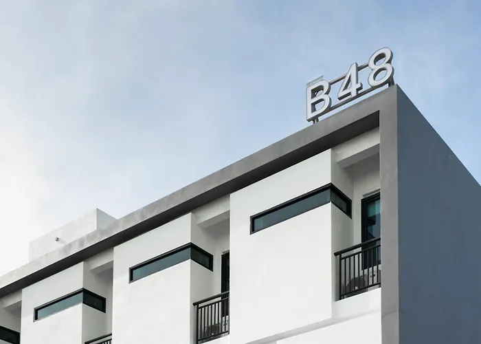 B48 Hotel 5*